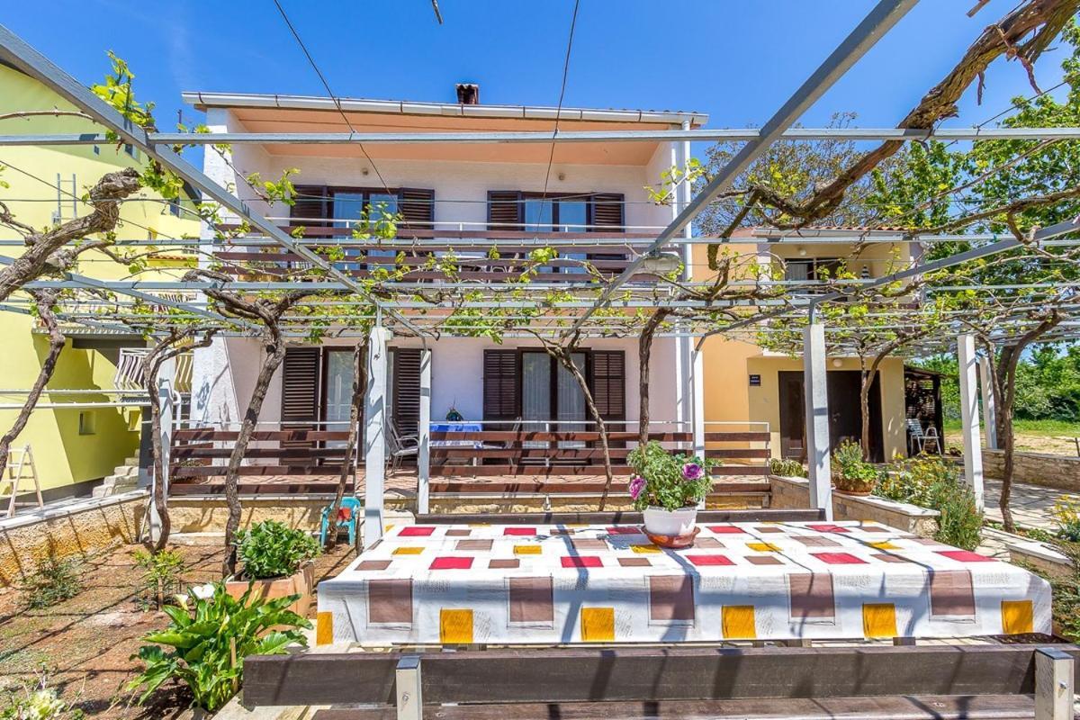 Apartments Dragica Valbandon Exterior foto